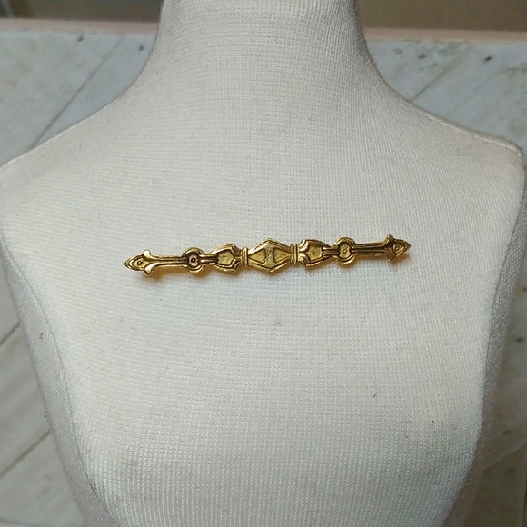 Vintage 1960's Accessocraft NYC Gold Toned Bar Pin Brooch - Picture 1 of 5